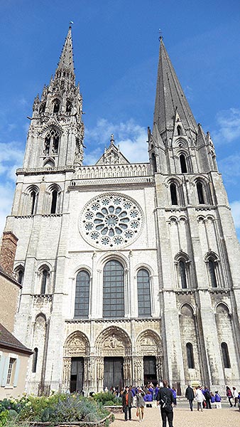 Chartres Cathedral - Sanctuaire Basile Moreau